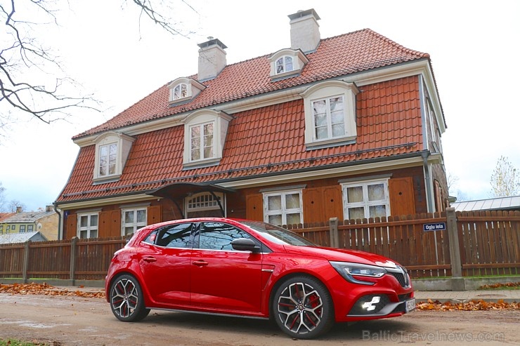 Travelnews.lv apceļo Rīgas apkārtni ar jauno un 300 zirgspēku jaudīgo «Renault Megane RS 300 Trophy» Travelnews.lv apceļo Rīgas apkārtni ar jauno un 300 zirgspēku jaudīgo «Renault Megane RS 300 Trophy» 269370