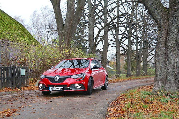 Travelnews.lv apceļo Rīgas apkārtni ar jauno un 300 zirgspēku jaudīgo «Renault Megane RS 300 Trophy» Travelnews.lv apceļo Rīgas apkārtni ar jauno un 300 zirgspēku jaudīgo «Renault Megane RS 300 Trophy» 269372