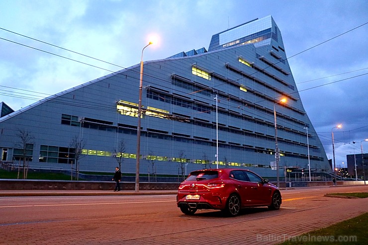 Travelnews.lv apceļo Rīgas apkārtni ar jauno un 300 zirgspēku jaudīgo «Renault Megane RS 300 Trophy» Travelnews.lv apceļo Rīgas apkārtni ar jauno un 300 zirgspēku jaudīgo «Renault Megane RS 300 Trophy» 269374