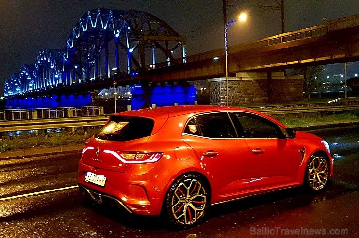 Travelnews.lv apceļo Rīgas apkārtni ar jauno un 300 zirgspēku jaudīgo «Renault Megane RS 300 Trophy» Travelnews.lv apceļo Rīgas apkārtni ar jauno un 300 zirgspēku jaudīgo «Renault Megane RS 300 Trophy» 269381