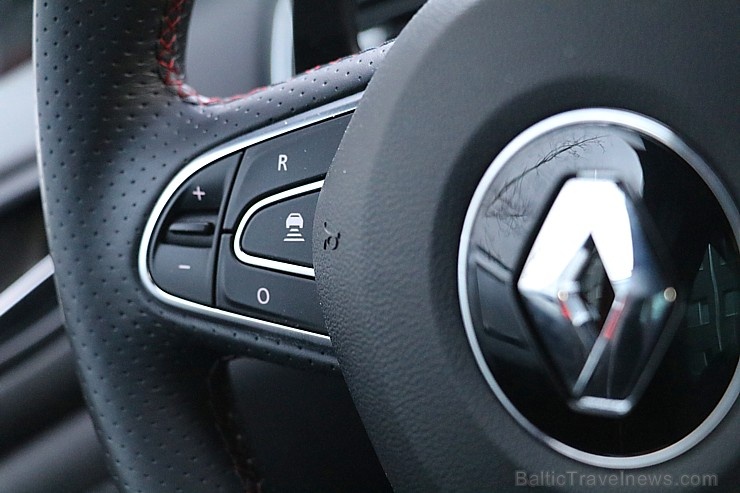 Travelnews.lv apceļo Rīgas apkārtni ar jauno un 300 zirgspēku jaudīgo «Renault Megane RS 300 Trophy» Travelnews.lv apceļo Rīgas apkārtni ar jauno un 300 zirgspēku jaudīgo «Renault Megane RS 300 Trophy» 269385