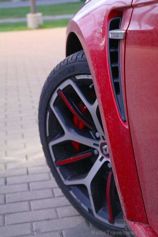 Travelnews.lv apceļo Rīgas apkārtni ar jauno un 300 zirgspēku jaudīgo «Renault Megane RS 300 Trophy» Travelnews.lv apceļo Rīgas apkārtni ar jauno un 300 zirgspēku jaudīgo «Renault Megane RS 300 Trophy» 269397