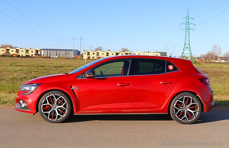 Travelnews.lv apceļo Rīgas apkārtni ar jauno un 300 zirgspēku jaudīgo «Renault Megane RS 300 Trophy» Travelnews.lv apceļo Rīgas apkārtni ar jauno un 300 zirgspēku jaudīgo «Renault Megane RS 300 Trophy» 269398