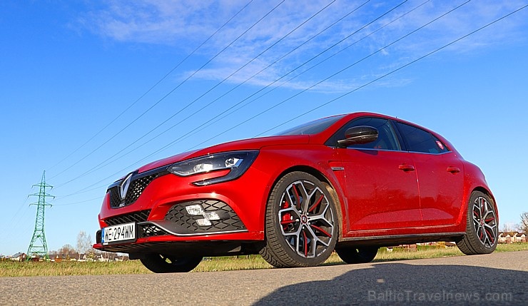 Travelnews.lv apceļo Rīgas apkārtni ar jauno un 300 zirgspēku jaudīgo «Renault Megane RS 300 Trophy» Travelnews.lv apceļo Rīgas apkārtni ar jauno un 300 zirgspēku jaudīgo «Renault Megane RS 300 Trophy» 269399