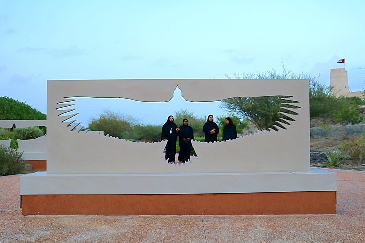 Travelnews.lv apmeklē plēsējputnu centru «Kalba Bird of Prey Centre» Šārdžas emirātā. Atbalsta: VisitSharjah.com un Novatours.lv Travelnews.lv apmeklē plēsējputnu centru «Kalba Bird of Prey Centre» Šārdžas emirātā. Atbalsta: VisitSharjah.com un Novatours.lv 269402