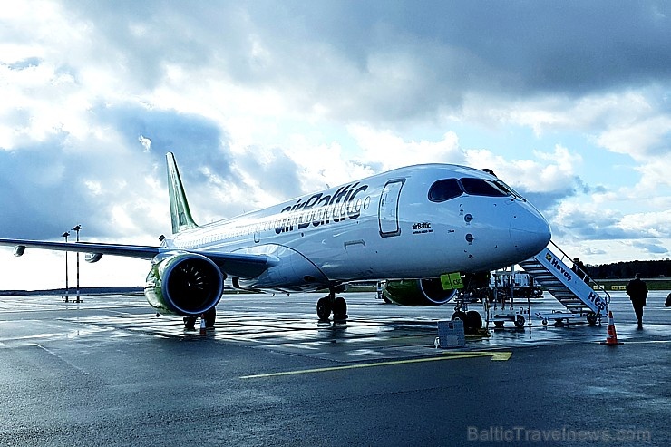Travelnews.lv ar «airBaltic» lido uz Helsinkiem un 1 stundas laikā iepazīst naktsnīgo Somijas galvaspilsētu Travelnews.lv ar «airBaltic» lido uz Helsinkiem un 1 stundas laikā iepazīst naktsnīgo Somijas galvaspilsētu 269678