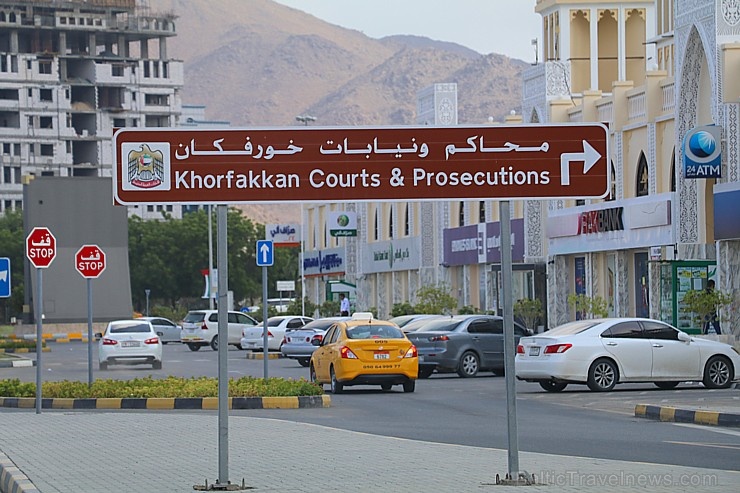 Travelnews.lv piedāvā fotomirkļus no ceļojuma autobusa loga Šārdžas emirātos. Atbalsta: VisitSharjah.com un Novatours.lv Travelnews.lv piedāvā fotomirkļus no ceļojuma autobusa loga Šārdžas emirātos. Atbalsta: VisitSharjah.com un Novatours.lv 269802