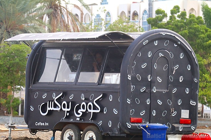 Travelnews.lv piedāvā fotomirkļus no ceļojuma autobusa loga Šārdžas emirātos. Atbalsta: VisitSharjah.com un Novatours.lv Travelnews.lv piedāvā fotomirkļus no ceļojuma autobusa loga Šārdžas emirātos. Atbalsta: VisitSharjah.com un Novatours.lv 269817