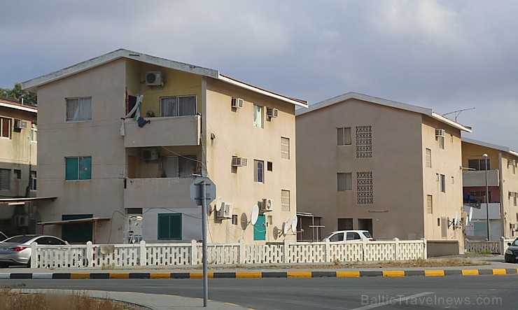 Travelnews.lv piedāvā fotomirkļus no ceļojuma autobusa loga Šārdžas emirātos. Atbalsta: VisitSharjah.com un Novatours.lv Travelnews.lv piedāvā fotomirkļus no ceļojuma autobusa loga Šārdžas emirātos. Atbalsta: VisitSharjah.com un Novatours.lv 269820