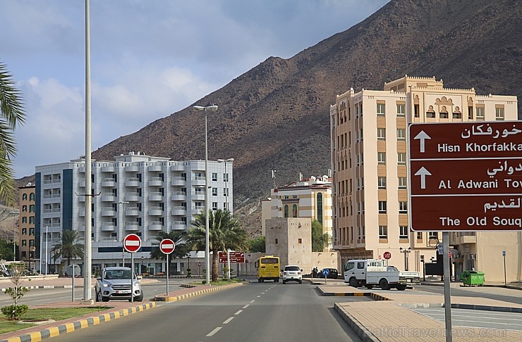 Travelnews.lv piedāvā fotomirkļus no ceļojuma autobusa loga Šārdžas emirātos. Atbalsta: VisitSharjah.com un Novatours.lv Travelnews.lv piedāvā fotomirkļus no ceļojuma autobusa loga Šārdžas emirātos. Atbalsta: VisitSharjah.com un Novatours.lv 269822