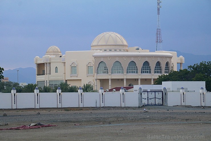 Travelnews.lv piedāvā fotomirkļus no ceļojuma autobusa loga Šārdžas emirātos. Atbalsta: VisitSharjah.com un Novatours.lv Travelnews.lv piedāvā fotomirkļus no ceļojuma autobusa loga Šārdžas emirātos. Atbalsta: VisitSharjah.com un Novatours.lv 269825