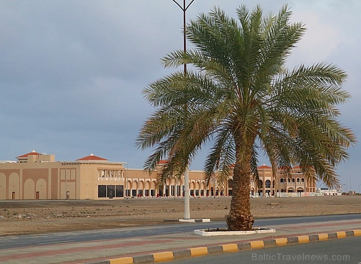 Travelnews.lv piedāvā fotomirkļus no ceļojuma autobusa loga Šārdžas emirātos. Atbalsta: VisitSharjah.com un Novatours.lv Travelnews.lv piedāvā fotomirkļus no ceļojuma autobusa loga Šārdžas emirātos. Atbalsta: VisitSharjah.com un Novatours.lv 269856
