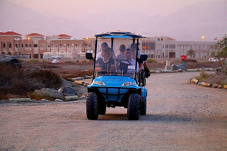 Travelnews.lv ar nakšņojumu iepazīst burvīgu vietu uz salas «Kingfisher Lodge». Atbalsta: VisitSharjah.com un Novatours.lv Travelnews.lv ar nakšņojumu iepazīst burvīgu vietu uz salas «Kingfisher Lodge». Atbalsta: VisitSharjah.com un Novatours.lv 269898