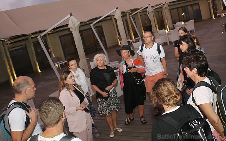 Travelnews.lv ar nakšņojumu iepazīst burvīgu vietu uz salas «Kingfisher Lodge». Atbalsta: VisitSharjah.com un Novatours.lv Travelnews.lv ar nakšņojumu iepazīst burvīgu vietu uz salas «Kingfisher Lodge». Atbalsta: VisitSharjah.com un Novatours.lv 269911
