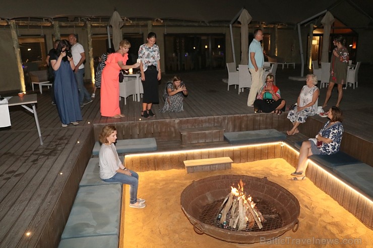 Travelnews.lv ar nakšņojumu iepazīst burvīgu vietu uz salas «Kingfisher Lodge». Atbalsta: VisitSharjah.com un Novatours.lv Travelnews.lv ar nakšņojumu iepazīst burvīgu vietu uz salas «Kingfisher Lodge». Atbalsta: VisitSharjah.com un Novatours.lv 269916