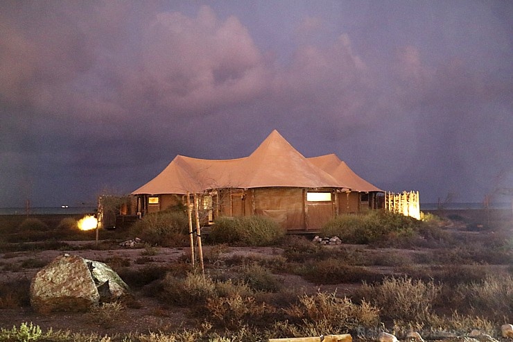 Travelnews.lv ar nakšņojumu iepazīst burvīgu vietu uz salas «Kingfisher Lodge». Atbalsta: VisitSharjah.com un Novatours.lv Travelnews.lv ar nakšņojumu iepazīst burvīgu vietu uz salas «Kingfisher Lodge». Atbalsta: VisitSharjah.com un Novatours.lv 269921