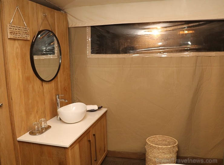 Travelnews.lv ar nakšņojumu iepazīst burvīgu vietu uz salas «Kingfisher Lodge». Atbalsta: VisitSharjah.com un Novatours.lv Travelnews.lv ar nakšņojumu iepazīst burvīgu vietu uz salas «Kingfisher Lodge». Atbalsta: VisitSharjah.com un Novatours.lv 269935