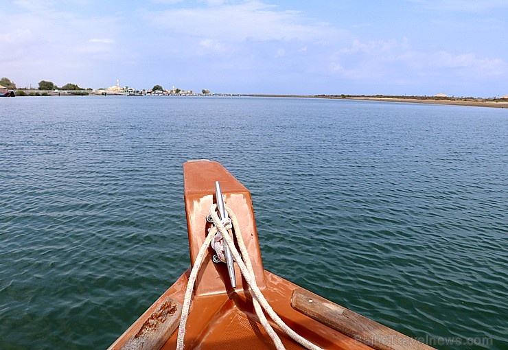 Travelnews.lv ar nakšņojumu iepazīst burvīgu vietu uz salas «Kingfisher Lodge». Atbalsta: VisitSharjah.com un Novatours.lv Travelnews.lv ar nakšņojumu iepazīst burvīgu vietu uz salas «Kingfisher Lodge». Atbalsta: VisitSharjah.com un Novatours.lv 269971