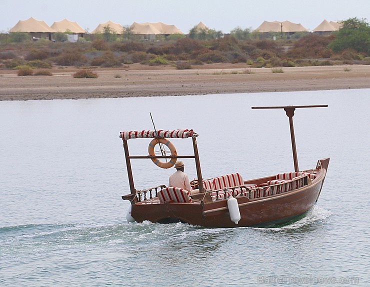 Travelnews.lv ar nakšņojumu iepazīst burvīgu vietu uz salas «Kingfisher Lodge». Atbalsta: VisitSharjah.com un Novatours.lv Travelnews.lv ar nakšņojumu iepazīst burvīgu vietu uz salas «Kingfisher Lodge». Atbalsta: VisitSharjah.com un Novatours.lv 269976