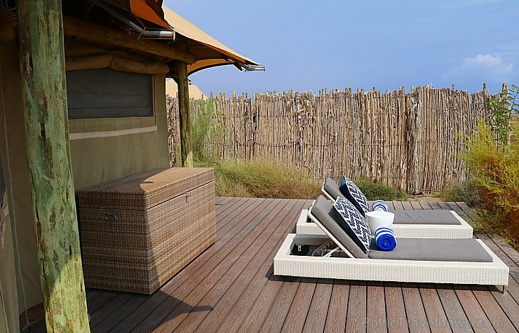 Travelnews.lv nakšņo luksus klases teltī, ko piedāvā «Kingfisher Lodge». Atbalsta: VisitSharjah.com un Novatours.lv Travelnews.lv nakšņo luksus klases teltī, ko piedāvā «Kingfisher Lodge». Atbalsta: VisitSharjah.com un Novatours.lv 270039