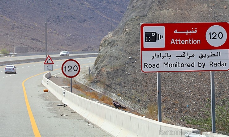 Travelnews.lv iepazīst Šārdžas emirāta lieliskos lielceļus ar 120 km/h. Atbalsta: VisitSharjah.com un Novatours.lv Travelnews.lv iepazīst Šārdžas emirāta lieliskos lielceļus ar 120 km/h. Atbalsta: VisitSharjah.com un Novatours.lv 270311