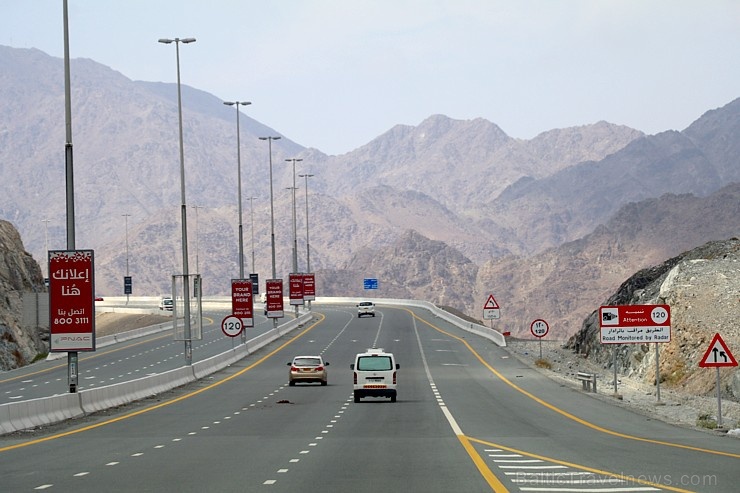 Travelnews.lv iepazīst Šārdžas emirāta lieliskos lielceļus ar 120 km/h. Atbalsta: VisitSharjah.com un Novatours.lv Travelnews.lv iepazīst Šārdžas emirāta lieliskos lielceļus ar 120 km/h. Atbalsta: VisitSharjah.com un Novatours.lv 270317