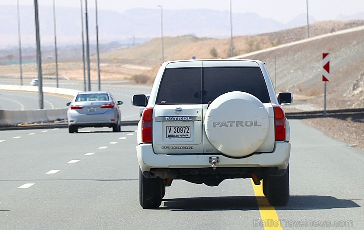 Travelnews.lv iepazīst Šārdžas emirāta lieliskos lielceļus ar 120 km/h. Atbalsta: VisitSharjah.com un Novatours.lv Travelnews.lv iepazīst Šārdžas emirāta lieliskos lielceļus ar 120 km/h. Atbalsta: VisitSharjah.com un Novatours.lv 270323