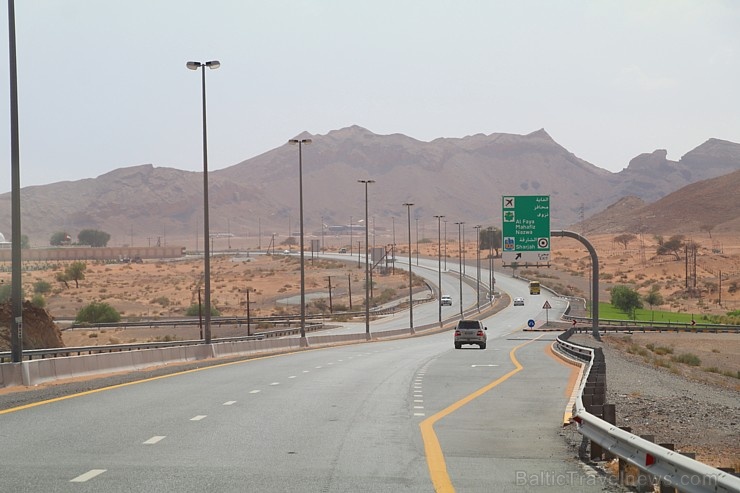 Travelnews.lv iepazīst Šārdžas emirāta lieliskos lielceļus ar 120 km/h. Atbalsta: VisitSharjah.com un Novatours.lv Travelnews.lv iepazīst Šārdžas emirāta lieliskos lielceļus ar 120 km/h. Atbalsta: VisitSharjah.com un Novatours.lv 270331