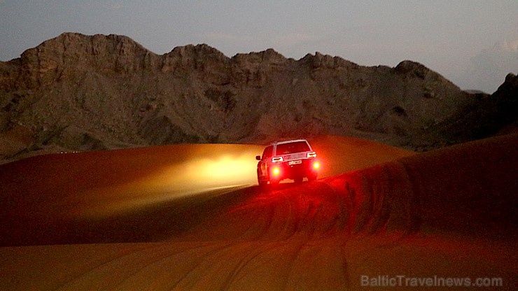 Travelnews.lv izbauda tuksnesī nakts vakariņas un zvaigznes teleskopā. Atbalsta: VisitSharjah.com un Novatours.lv Travelnews.lv izbauda tuksnesī nakts vakariņas un zvaigznes teleskopā. Atbalsta: VisitSharjah.com un Novatours.lv 271066