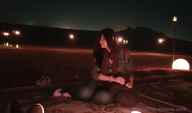Travelnews.lv izbauda tuksnesī nakts vakariņas un zvaigznes teleskopā. Atbalsta: VisitSharjah.com un Novatours.lv Travelnews.lv izbauda tuksnesī nakts vakariņas un zvaigznes teleskopā. Atbalsta: VisitSharjah.com un Novatours.lv 271078