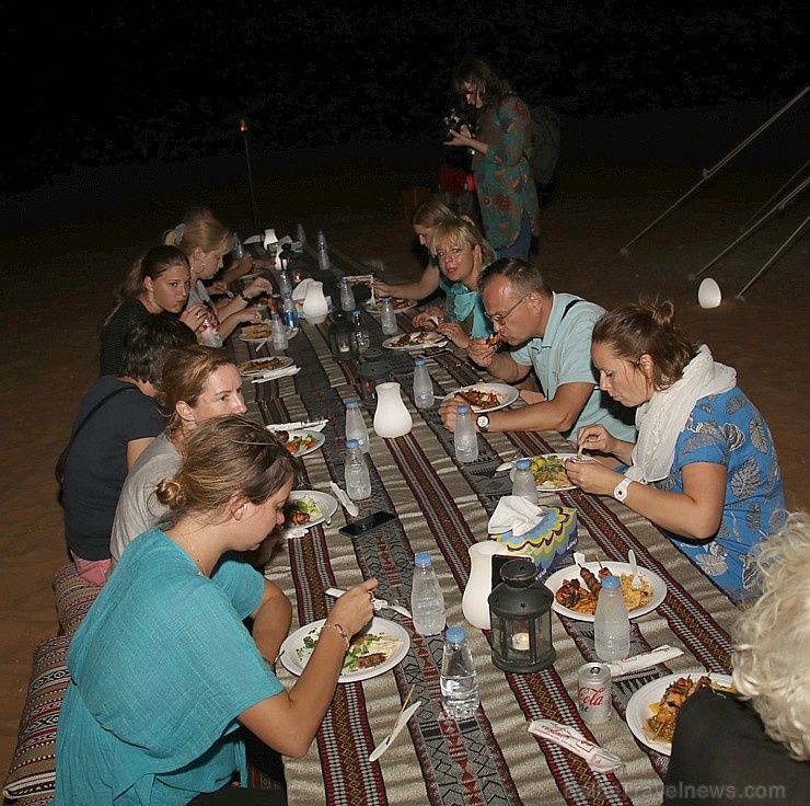 Travelnews.lv izbauda tuksnesī nakts vakariņas un zvaigznes teleskopā. Atbalsta: VisitSharjah.com un Novatours.lv Travelnews.lv izbauda tuksnesī nakts vakariņas un zvaigznes teleskopā. Atbalsta: VisitSharjah.com un Novatours.lv 271085