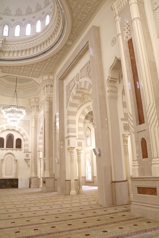 Travelnews.lv ekskursijas veidā apmeklē skaistu mošeju Šārdžas emirātā. Atbalsta: VisitSharjah.com un Novatours.lv Travelnews.lv ekskursijas veidā apmeklē skaistu mošeju Šārdžas emirātā. Atbalsta: VisitSharjah.com un Novatours.lv 271228