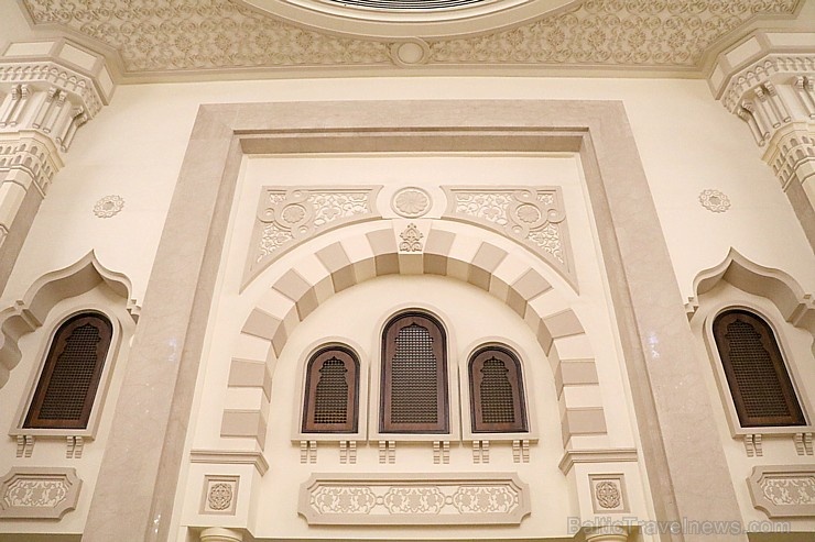 Travelnews.lv ekskursijas veidā apmeklē skaistu mošeju Šārdžas emirātā. Atbalsta: VisitSharjah.com un Novatours.lv Travelnews.lv ekskursijas veidā apmeklē skaistu mošeju Šārdžas emirātā. Atbalsta: VisitSharjah.com un Novatours.lv 271229
