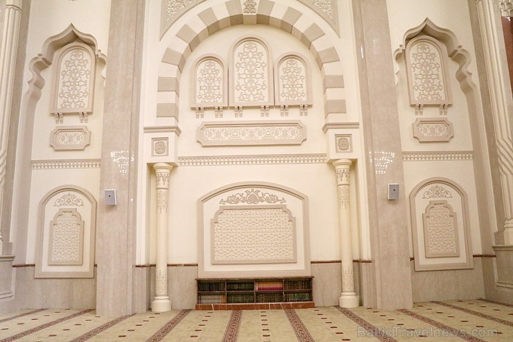 Travelnews.lv ekskursijas veidā apmeklē skaistu mošeju Šārdžas emirātā. Atbalsta: VisitSharjah.com un Novatours.lv Travelnews.lv ekskursijas veidā apmeklē skaistu mošeju Šārdžas emirātā. Atbalsta: VisitSharjah.com un Novatours.lv 271230