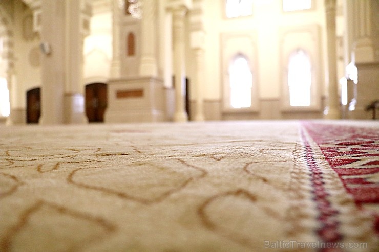 Travelnews.lv ekskursijas veidā apmeklē skaistu mošeju Šārdžas emirātā. Atbalsta: VisitSharjah.com un Novatours.lv Travelnews.lv ekskursijas veidā apmeklē skaistu mošeju Šārdžas emirātā. Atbalsta: VisitSharjah.com un Novatours.lv 271232