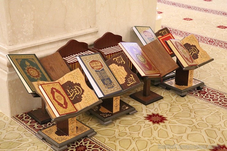 Travelnews.lv ekskursijas veidā apmeklē skaistu mošeju Šārdžas emirātā. Atbalsta: VisitSharjah.com un Novatours.lv Travelnews.lv ekskursijas veidā apmeklē skaistu mošeju Šārdžas emirātā. Atbalsta: VisitSharjah.com un Novatours.lv 271236