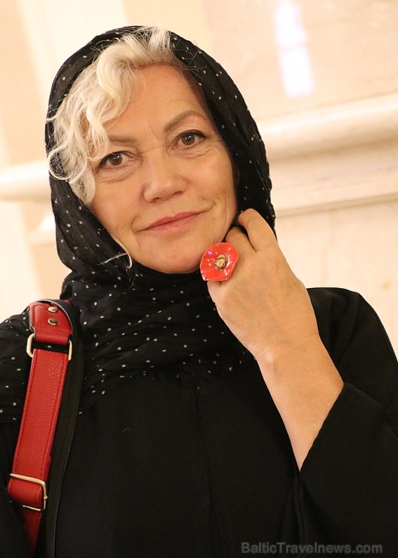Travelnews.lv ekskursijas veidā apmeklē skaistu mošeju Šārdžas emirātā. Atbalsta: VisitSharjah.com un Novatours.lv Travelnews.lv ekskursijas veidā apmeklē skaistu mošeju Šārdžas emirātā. Atbalsta: VisitSharjah.com un Novatours.lv 271251