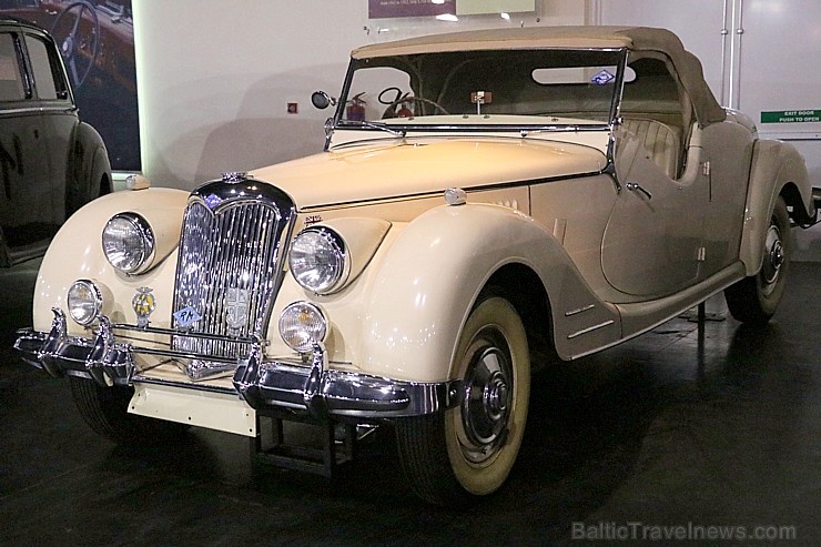 Travelnews.lv apmeklē automobiļu muzeju «Sharjah Classic Cars Museum». Atbalsta: VisitSharjah.com un Novatours.lv Travelnews.lv apmeklē automobiļu muzeju «Sharjah Classic Cars Museum». Atbalsta: VisitSharjah.com un Novatours.lv 271639