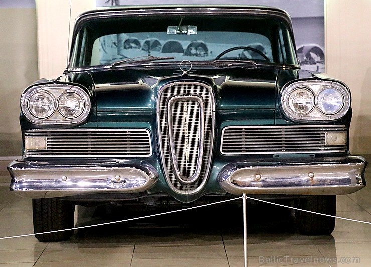 Travelnews.lv apmeklē automobiļu muzeju «Sharjah Classic Cars Museum». Atbalsta: VisitSharjah.com un Novatours.lv Travelnews.lv apmeklē automobiļu muzeju «Sharjah Classic Cars Museum». Atbalsta: VisitSharjah.com un Novatours.lv 271645