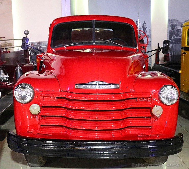 Travelnews.lv apmeklē automobiļu muzeju «Sharjah Classic Cars Museum». Atbalsta: VisitSharjah.com un Novatours.lv Travelnews.lv apmeklē automobiļu muzeju «Sharjah Classic Cars Museum». Atbalsta: VisitSharjah.com un Novatours.lv 271648