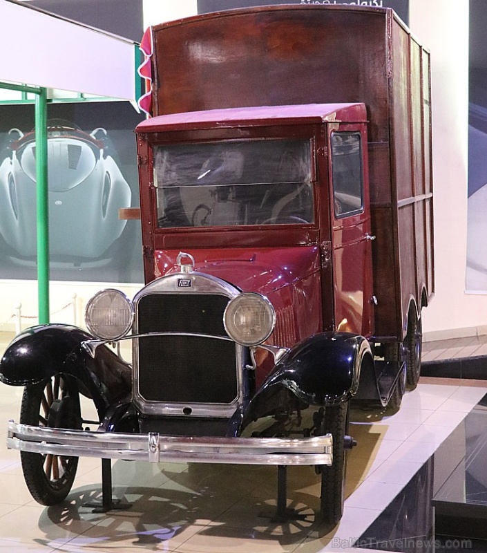 Travelnews.lv apmeklē automobiļu muzeju «Sharjah Classic Cars Museum». Atbalsta: VisitSharjah.com un Novatours.lv Travelnews.lv apmeklē automobiļu muzeju «Sharjah Classic Cars Museum». Atbalsta: VisitSharjah.com un Novatours.lv 271664