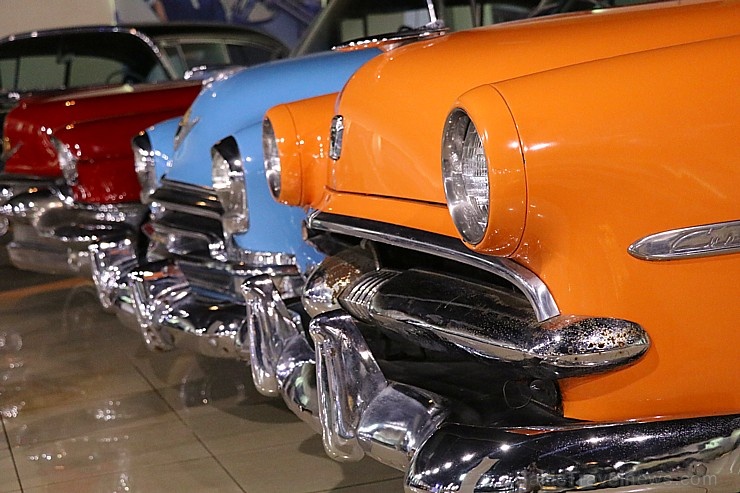 Travelnews.lv apmeklē automobiļu muzeju «Sharjah Classic Cars Museum». Atbalsta: VisitSharjah.com un Novatours.lv Travelnews.lv apmeklē automobiļu muzeju «Sharjah Classic Cars Museum». Atbalsta: VisitSharjah.com un Novatours.lv 271670