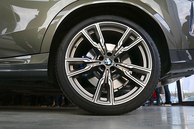 Travelnews.lv iepazīst jauno «BMW X6» sacīkšu trasē «333» un uz šosejas «BMW 118d», «BMW i3» un hibrīdmodeļus - «BMW X5» un 3.sēriju Travelnews.lv iepazīst jauno «BMW X6» sacīkšu trasē «333» un uz šosejas «BMW 118d», «BMW i3» un hibrīdmodeļus - «BMW X5» un 3.sēriju 271687