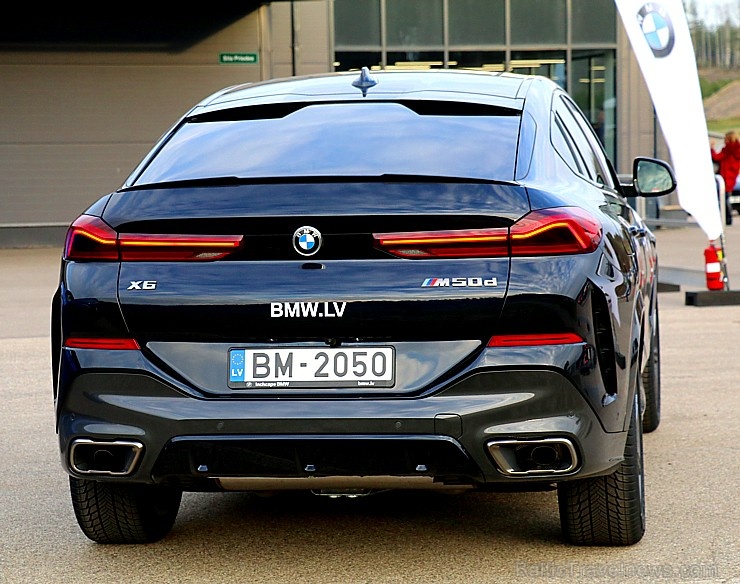Travelnews.lv iepazīst jauno «BMW X6» sacīkšu trasē «333» un uz šosejas «BMW 118d», «BMW i3» un hibrīdmodeļus - «BMW X5» un 3.sēriju Travelnews.lv iepazīst jauno «BMW X6» sacīkšu trasē «333» un uz šosejas «BMW 118d», «BMW i3» un hibrīdmodeļus - «BMW X5» un 3.sēriju 271694