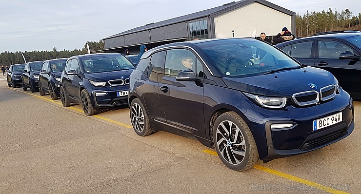 Travelnews.lv iepazīst jauno «BMW X6» sacīkšu trasē «333» un uz šosejas «BMW 118d», «BMW i3» un hibrīdmodeļus - «BMW X5» un 3.sēriju Travelnews.lv iepazīst jauno «BMW X6» sacīkšu trasē «333» un uz šosejas «BMW 118d», «BMW i3» un hibrīdmodeļus - «BMW X5» un 3.sēriju 271704