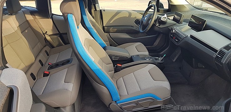 Travelnews.lv iepazīst jauno «BMW X6» sacīkšu trasē «333» un uz šosejas «BMW 118d», «BMW i3» un hibrīdmodeļus - «BMW X5» un 3.sēriju Travelnews.lv iepazīst jauno «BMW X6» sacīkšu trasē «333» un uz šosejas «BMW 118d», «BMW i3» un hibrīdmodeļus - «BMW X5» un 3.sēriju 271706