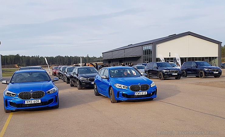 Travelnews.lv iepazīst jauno «BMW X6» sacīkšu trasē «333» un uz šosejas «BMW 118d», «BMW i3» un hibrīdmodeļus - «BMW X5» un 3.sēriju Travelnews.lv iepazīst jauno «BMW X6» sacīkšu trasē «333» un uz šosejas «BMW 118d», «BMW i3» un hibrīdmodeļus - «BMW X5» un 3.sēriju 271711