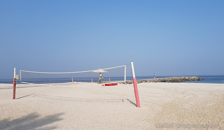 Travelnews,lv izbauda viesnīcas «Sheraton Sharjah Beach Resort & Spa» pludmali. Atbalsta: VisitSharjah.com un Novatours.lv Travelnews,lv izbauda viesnīcas «Sheraton Sharjah Beach Resort & Spa» pludmali. Atbalsta: VisitSharjah.com un Novatours.lv 271909
