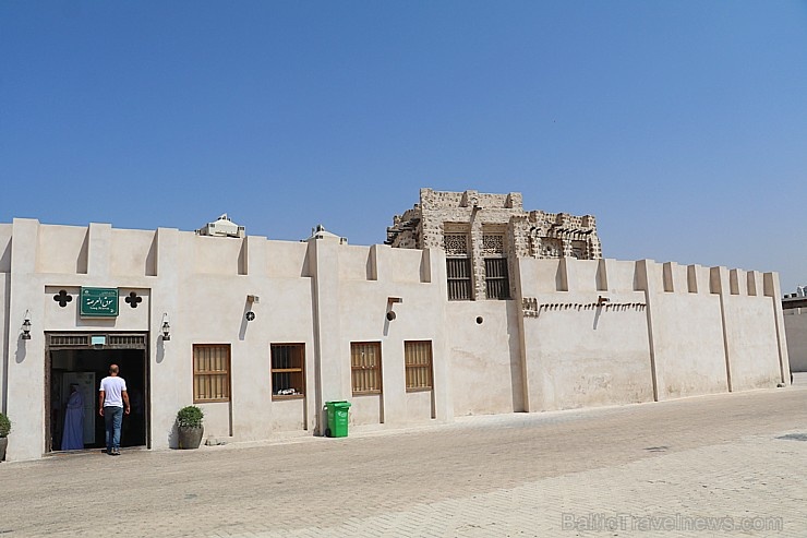 Travelnews.lv apmeklē Šārdžas moderno tirgu - suvenīri, antikvariāti, dekorācijas, mantas. Atbalsta: VisitSharjah.com un Novatours.lv Travelnews.lv apmeklē Šārdžas moderno tirgu - suvenīri, antikvariāti, dekorācijas, mantas. Atbalsta: VisitSharjah.com un Novatours.lv 272078