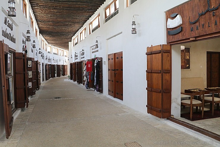 Travelnews.lv apmeklē Šārdžas moderno tirgu - suvenīri, antikvariāti, dekorācijas, mantas. Atbalsta: VisitSharjah.com un Novatours.lv 272081